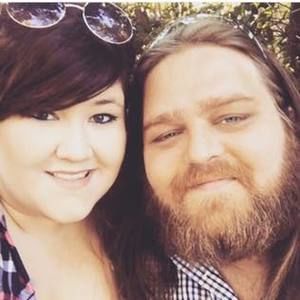 Meet your Posher, Lara